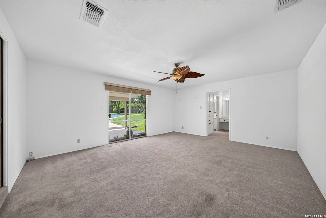 Photo of 105 DORIS DR