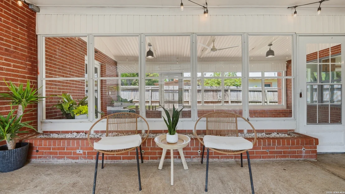 Photo of 596 WILLOW AVE