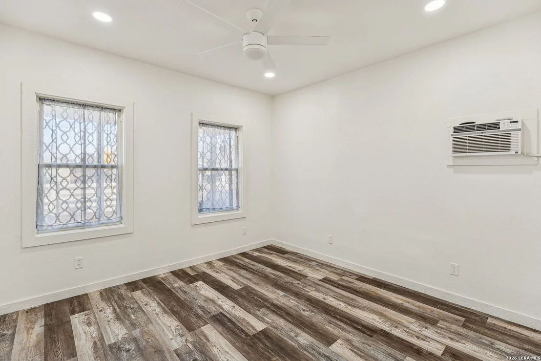 Photo of 562 Kendalia Ave