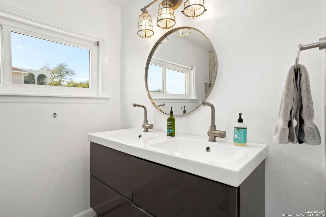 Photo of 4114 Willowbrook