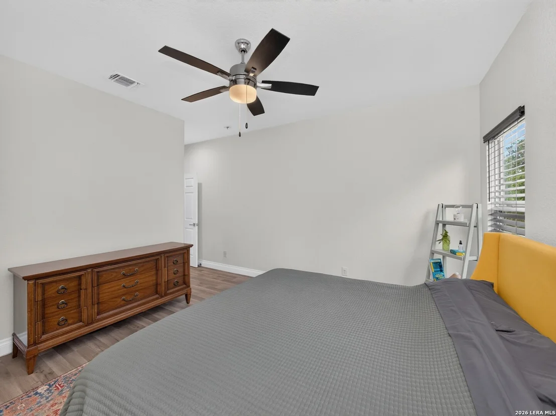 Photo of 547 Belmont