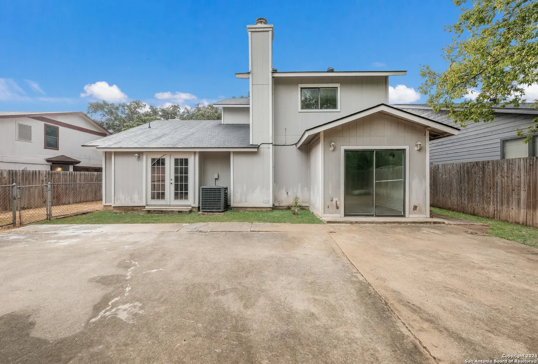 Photo of 2622 JOHNSON GRASS
