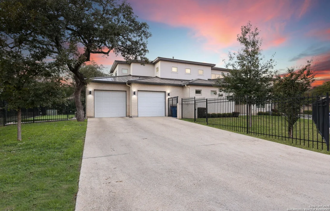 Photo of 28 BURNHAM GLN