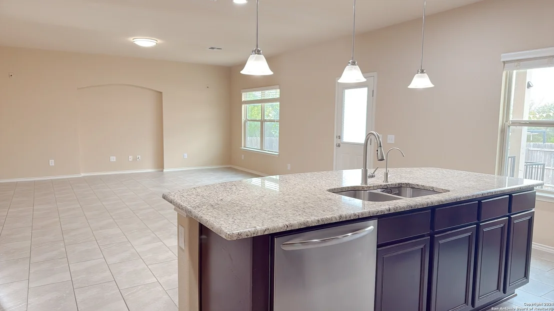 Photo of 8411 PUENTE
