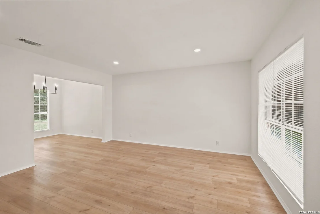 Photo of 333 SUNROSE LN
