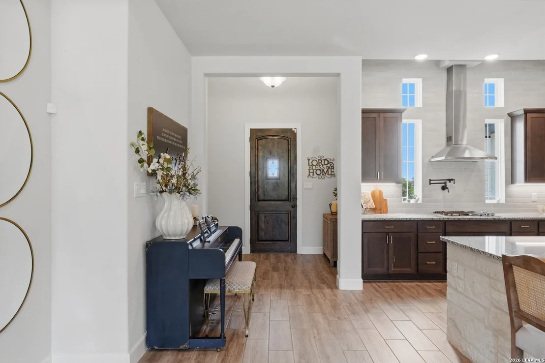 Photo of 212 HIGH POINT CIR