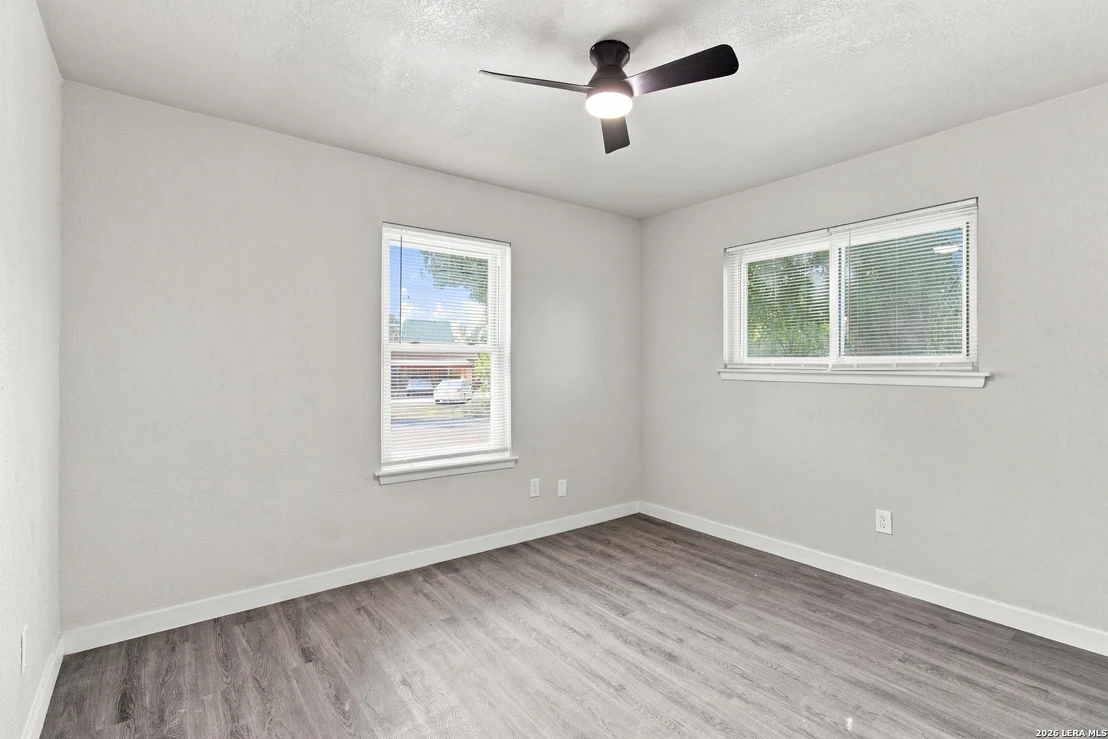 Photo of 6814 SUNLIGHT DR