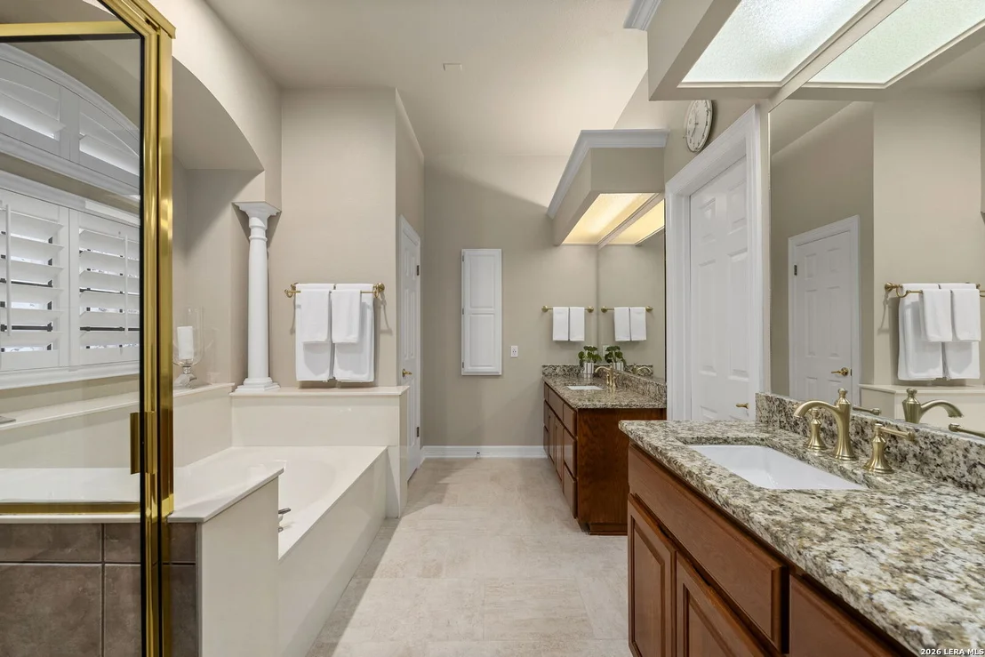Photo of 2302 BLACKOAK BND