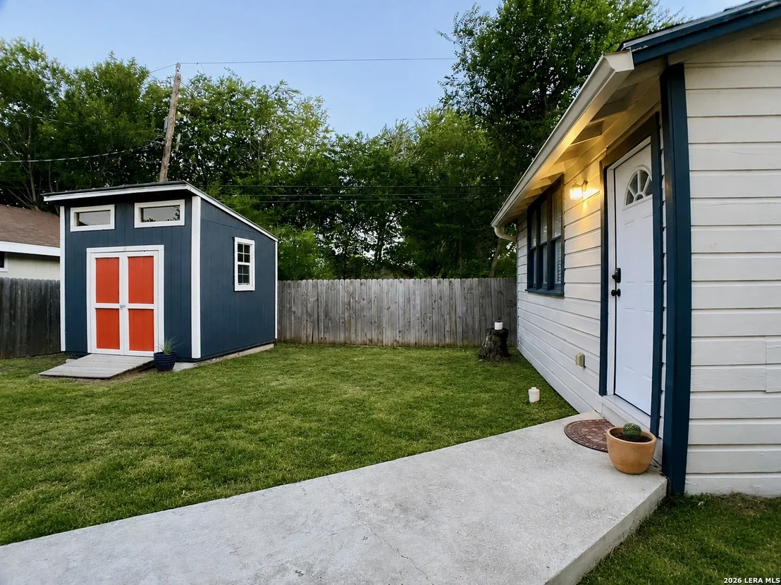Photo of 838 Clower