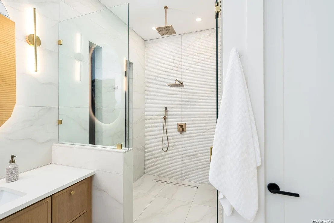 Photo of 16 GRANTHAM GLN