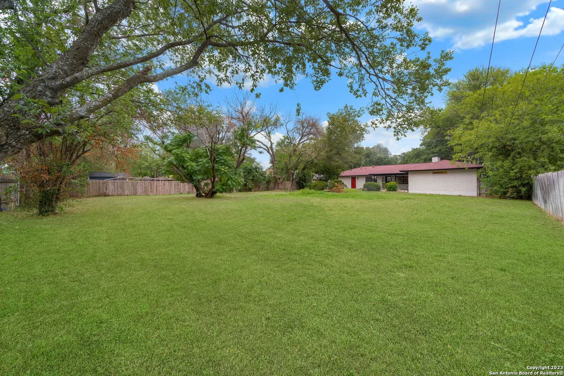 Photo of 518 SUNHAVEN DR