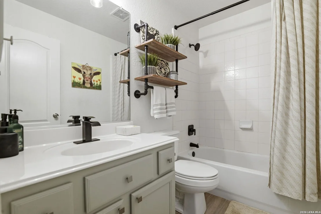 Photo of 516 THOREAU TRL