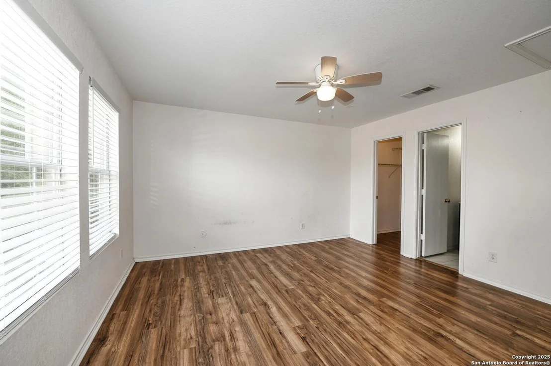 Photo of 245 gatewood