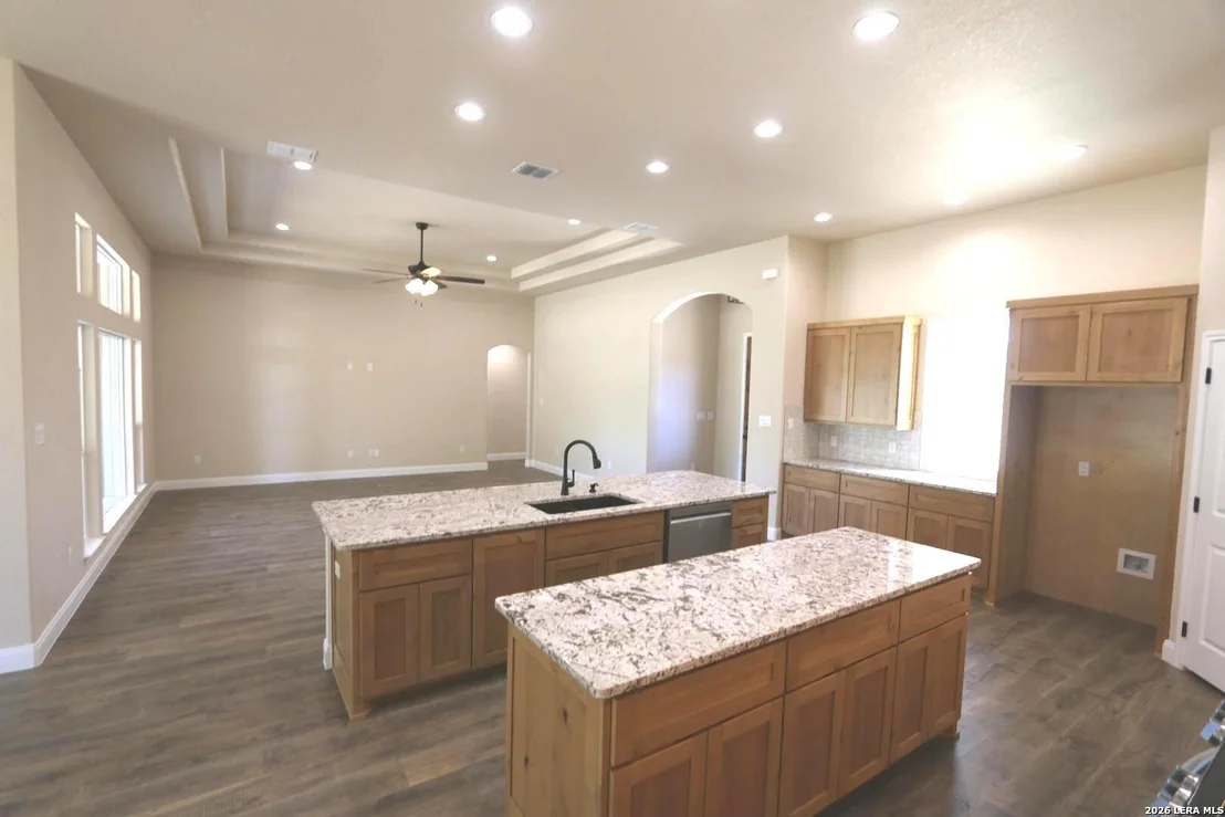 Photo of 193 Oak Fields Dr