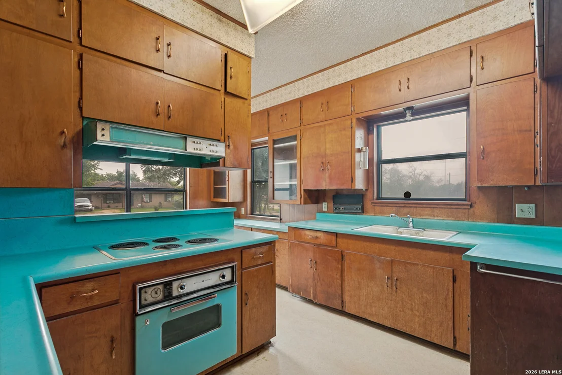Photo of 12703 MIDDLE LN