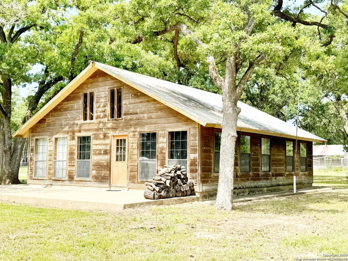 Photo of 102 McLendon