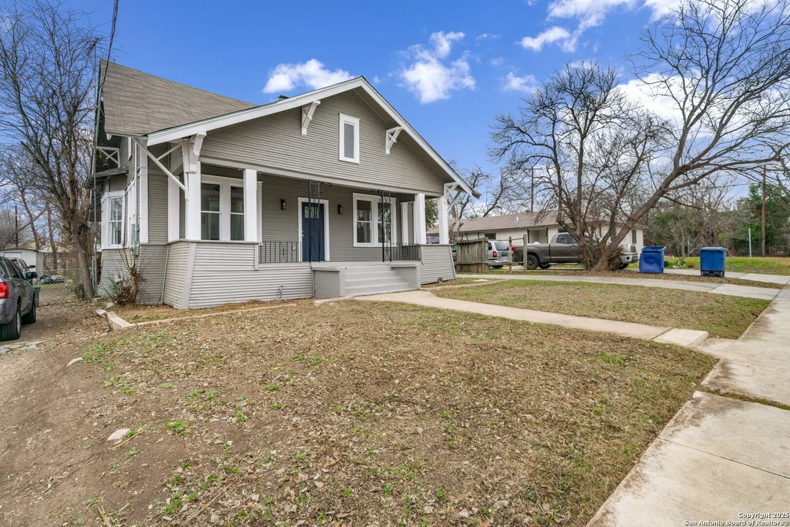 Photo of 239 NELSON AVE