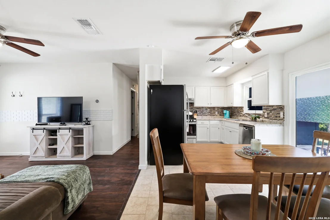Photo of 6707 Pear Tree