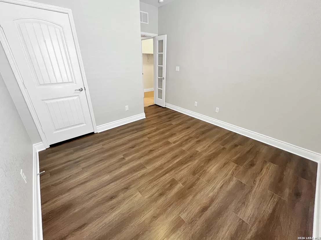 Photo of 12839 Laurel Brush