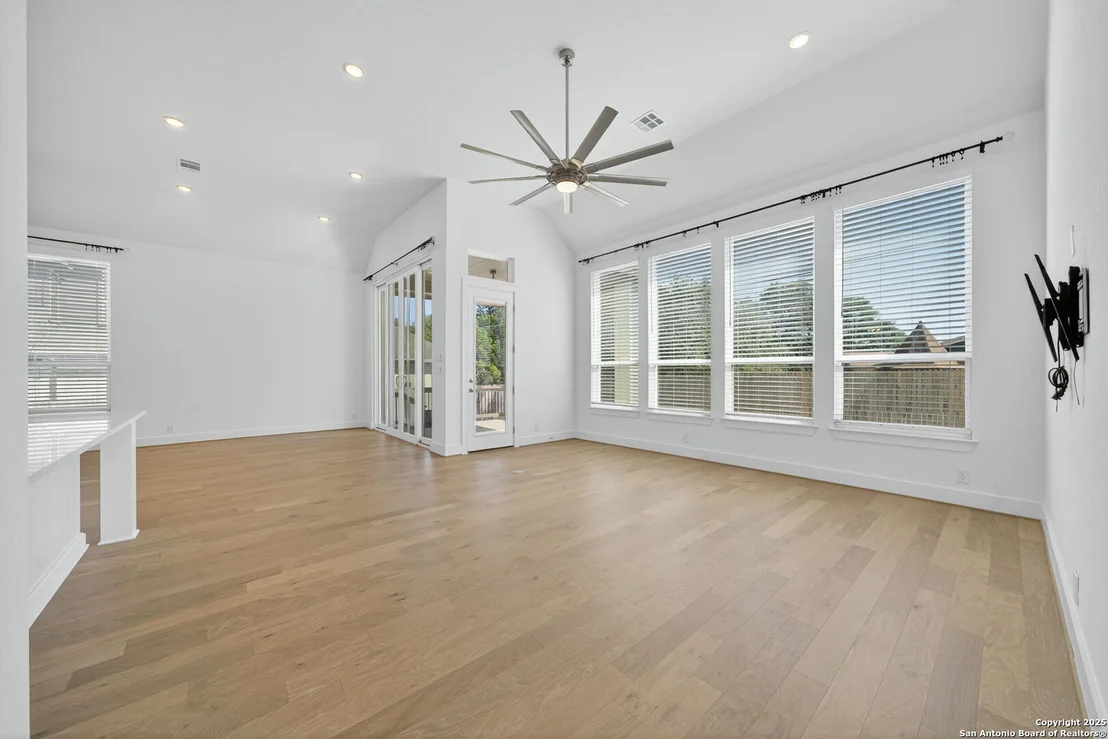 Photo of 8608 Shady Gate
