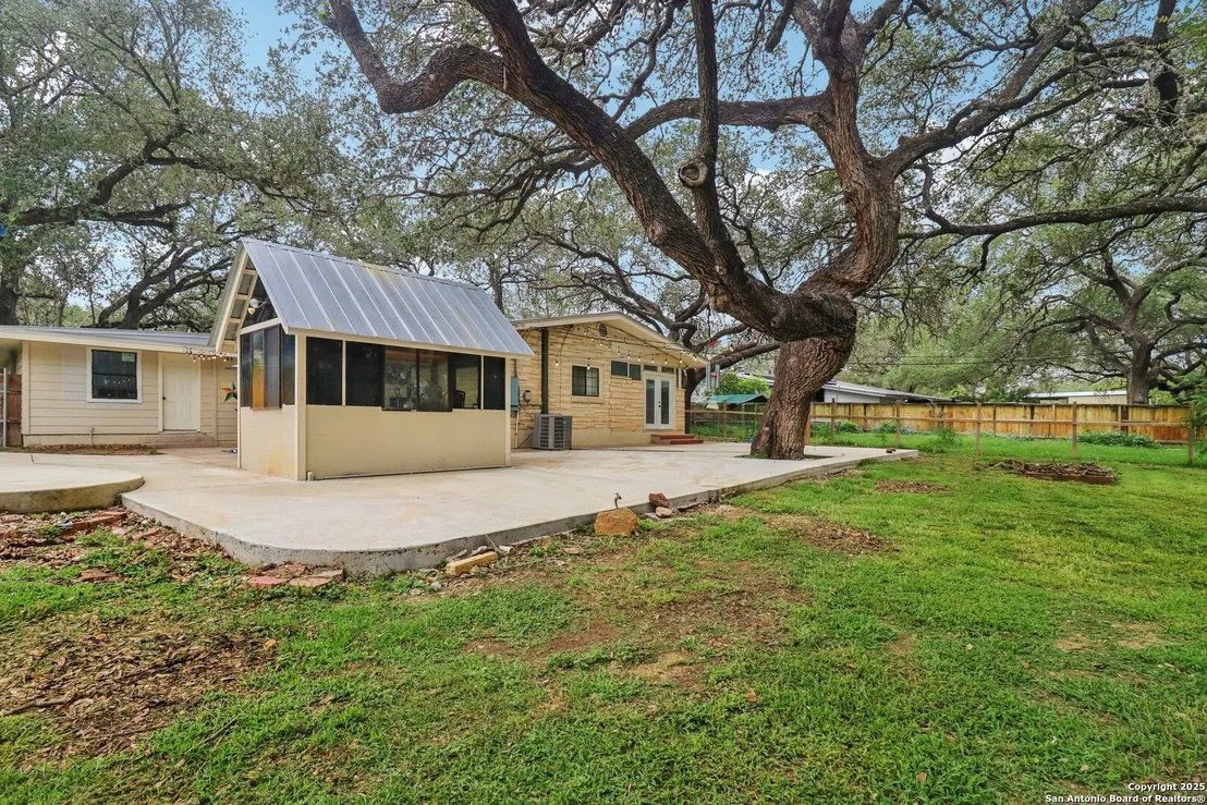 Photo of 503 Mockingbird