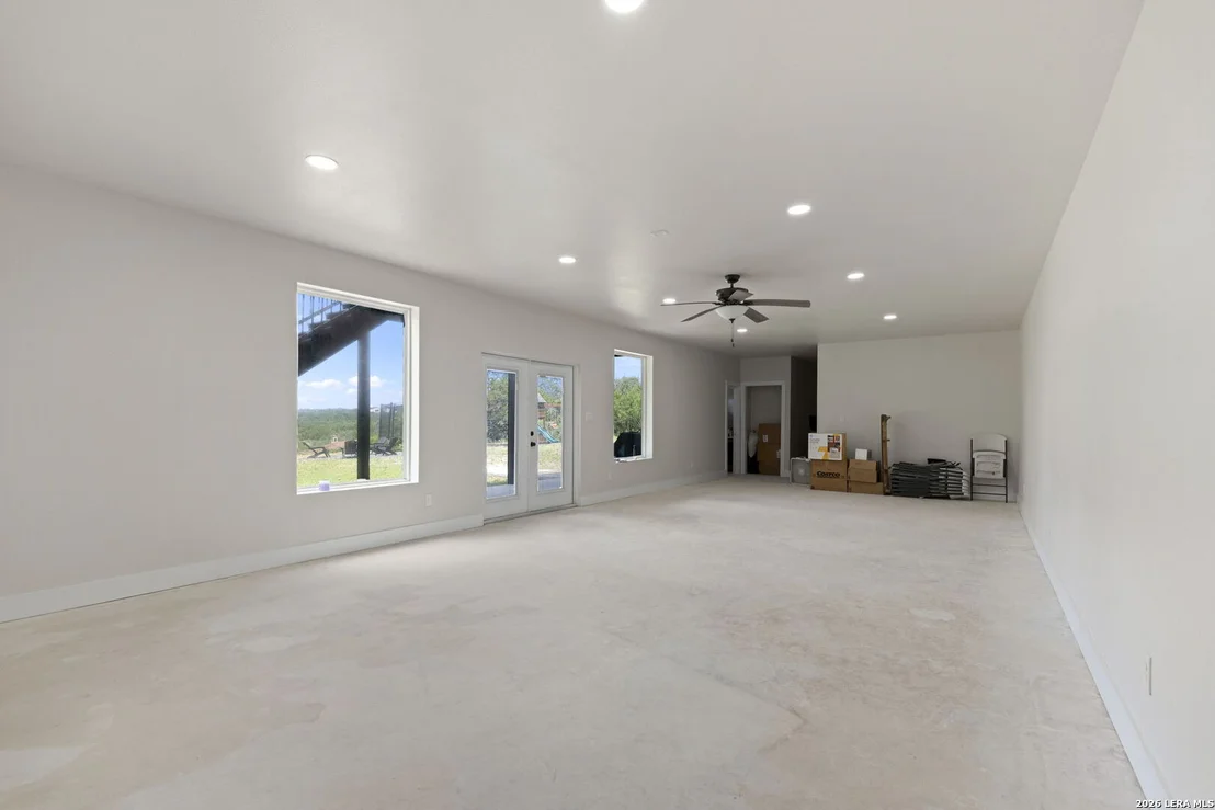 Photo of 921 COUNTY ROAD 2801 E