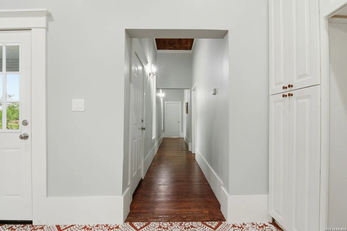 Photo of 309 E Houston Street