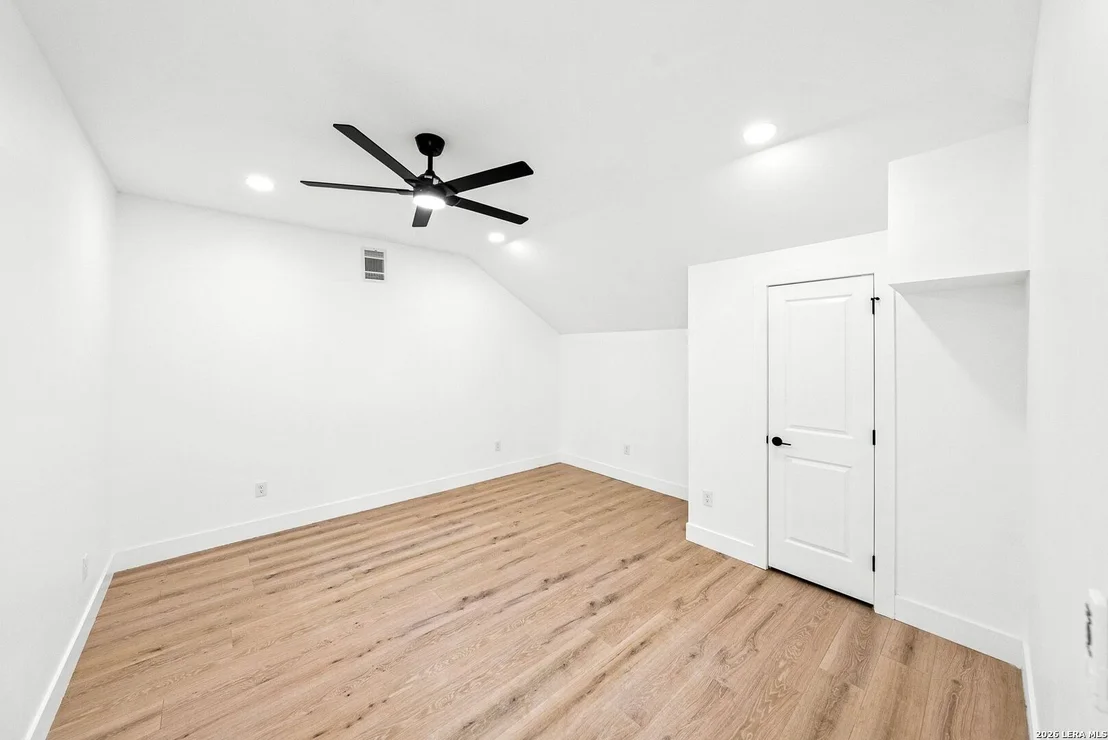 Photo of 7166 Newman Blvd