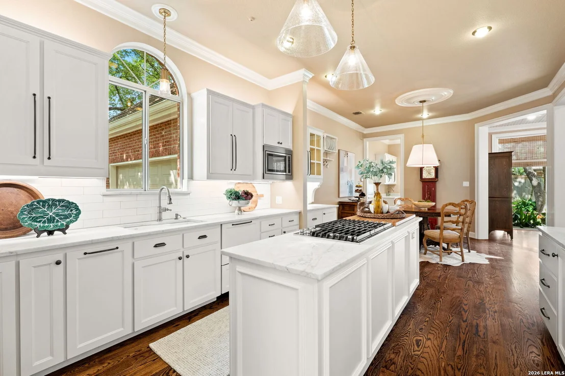 Photo of 2 CHATSWORTH WAY