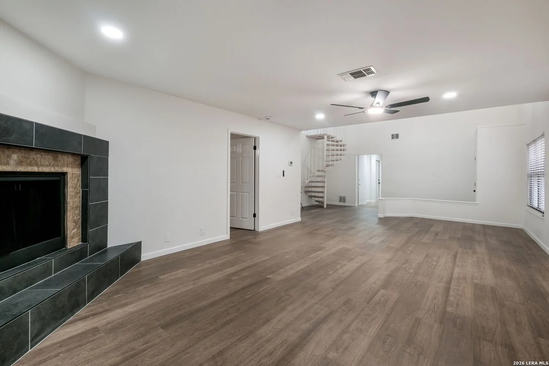 Photo of 5438 Maple Vista