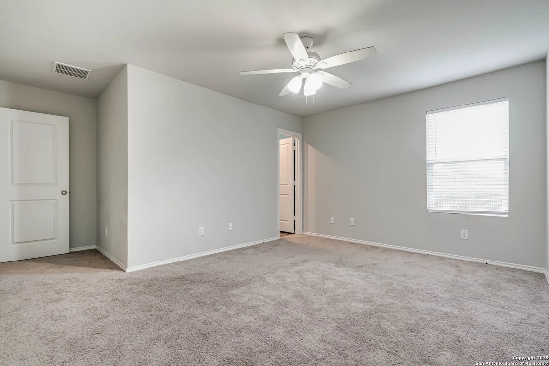 Photo of 10214 Robbins Bluff