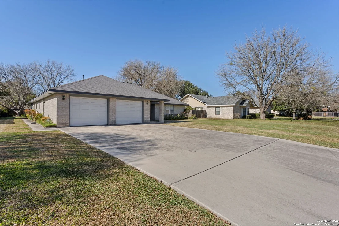 Photo of 1315 Walter Ellison