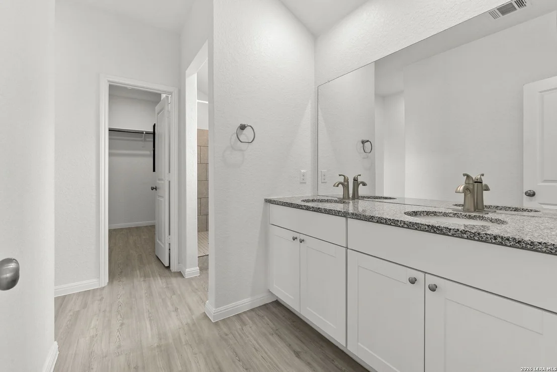 Photo of 105 OLYMPIC CV