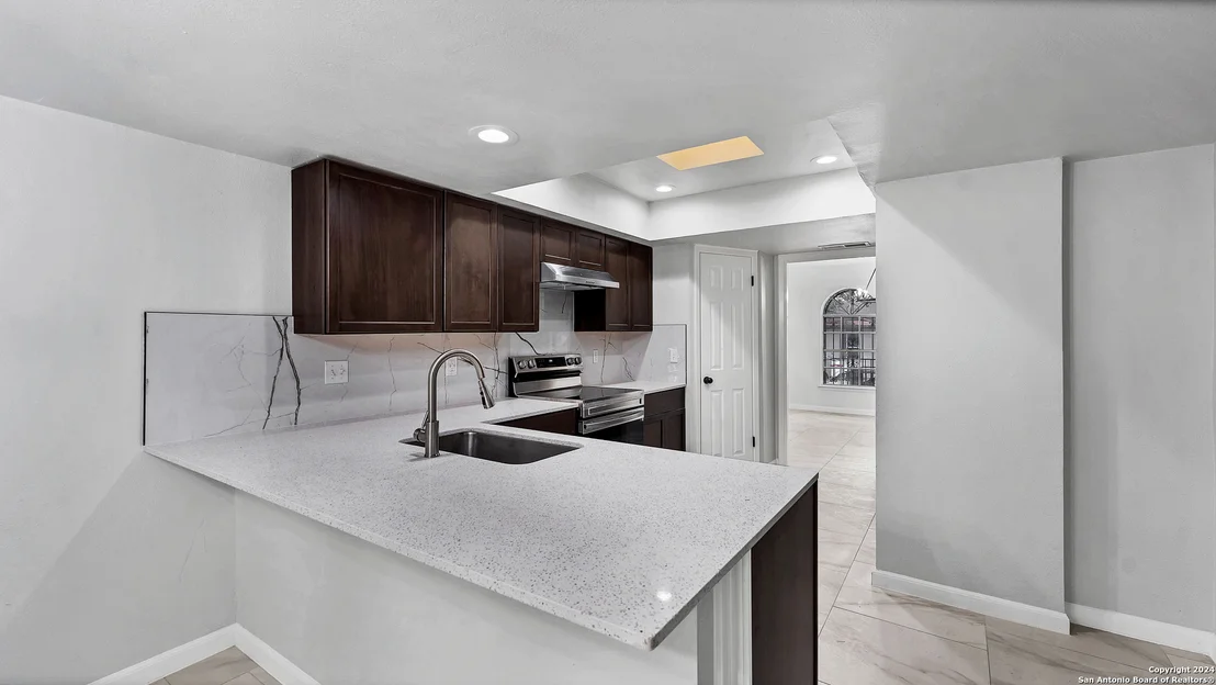 Photo of 350 FENWICK DR