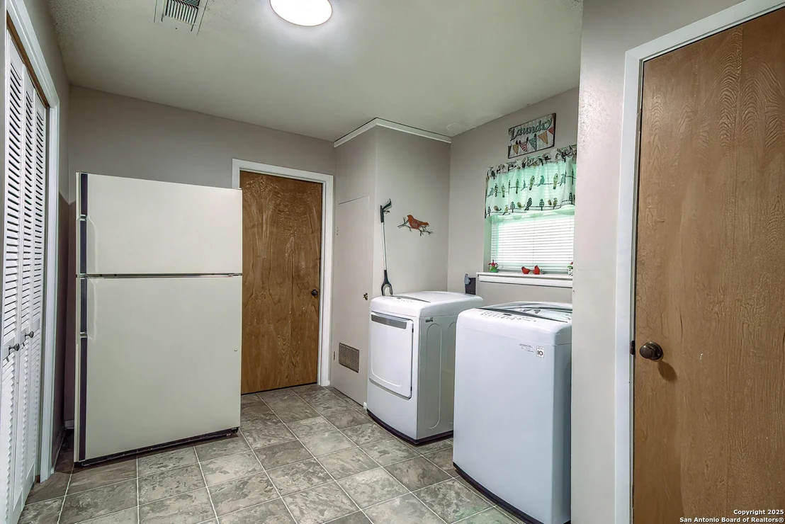 Photo of 1206 Acorn