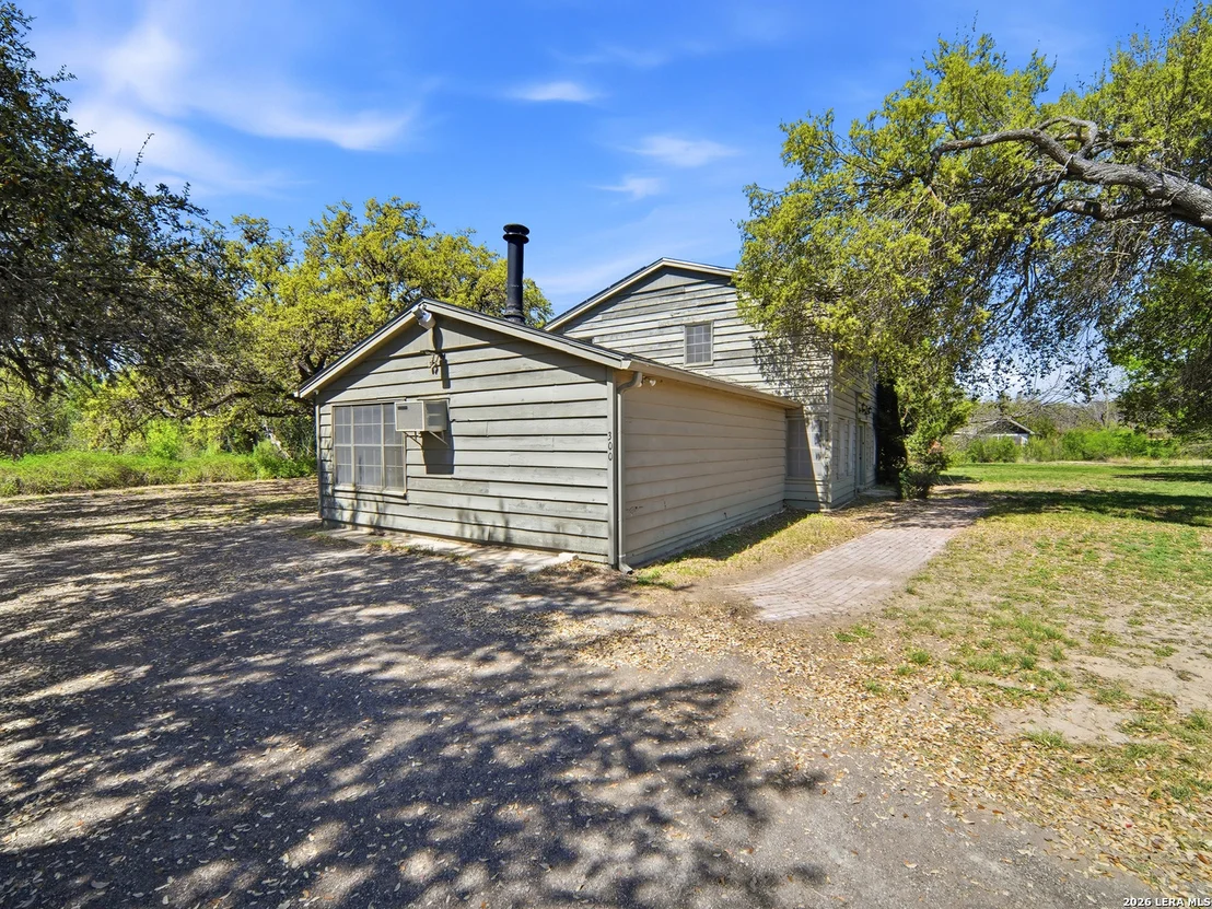 Photo of 300 Avenue M