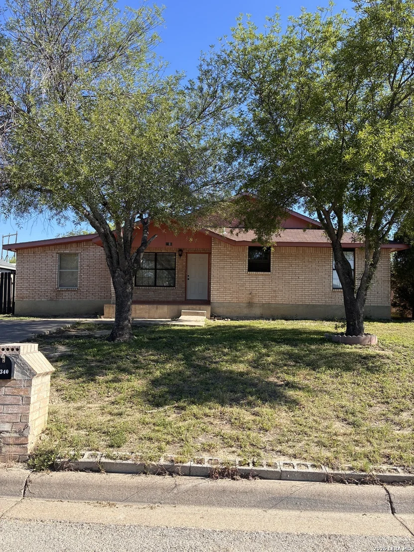 Photo of 2340 Royal Park