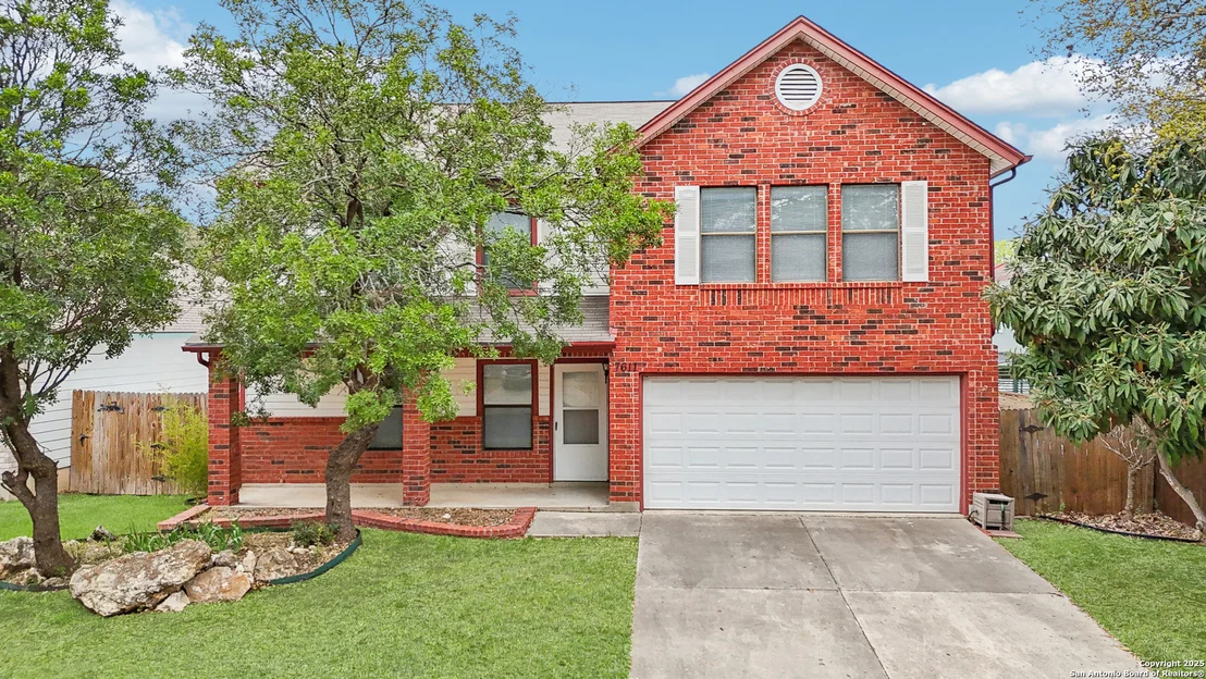 Photo of 7611 Wood Bluff