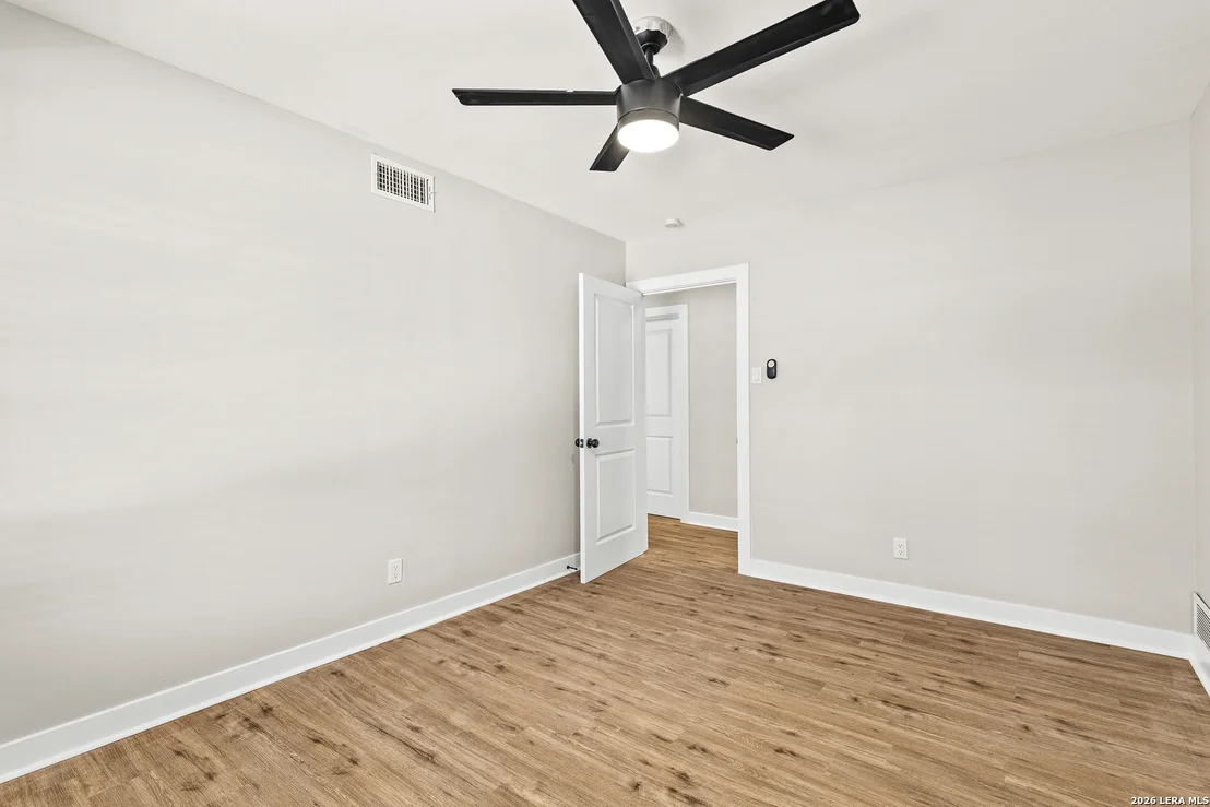 Photo of 371 Pike