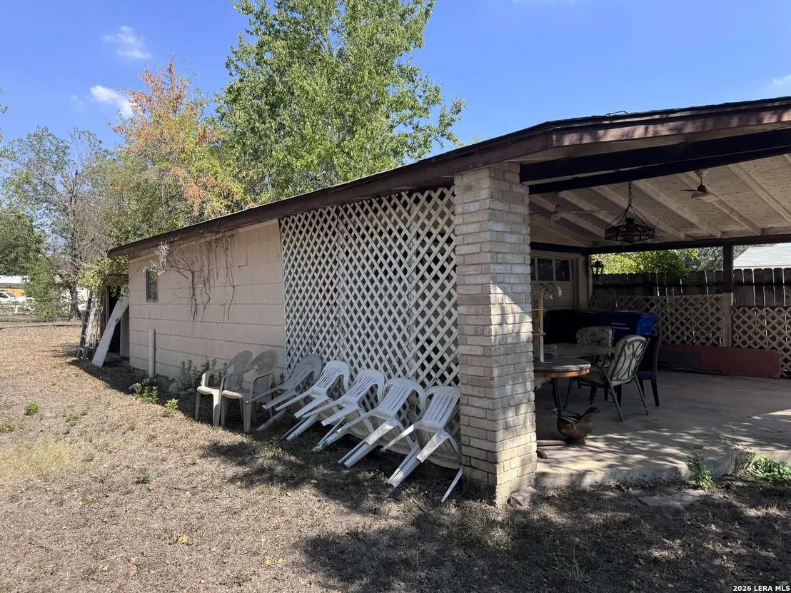 Photo of 205 W Mayfield