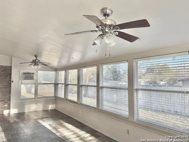 Photo of 1104 Newhall