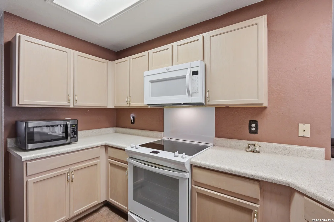 Photo of 121 Springtree Pkwy