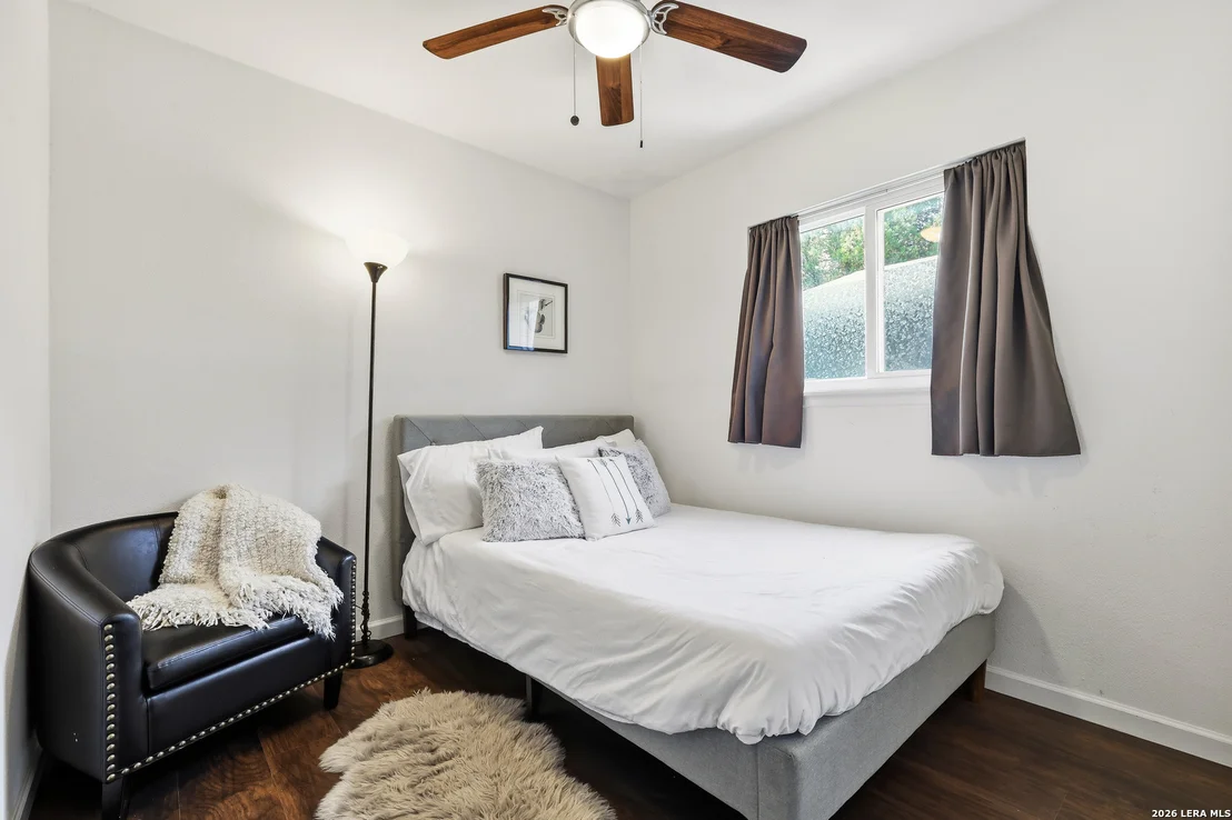 Photo of 6707 Pear Tree