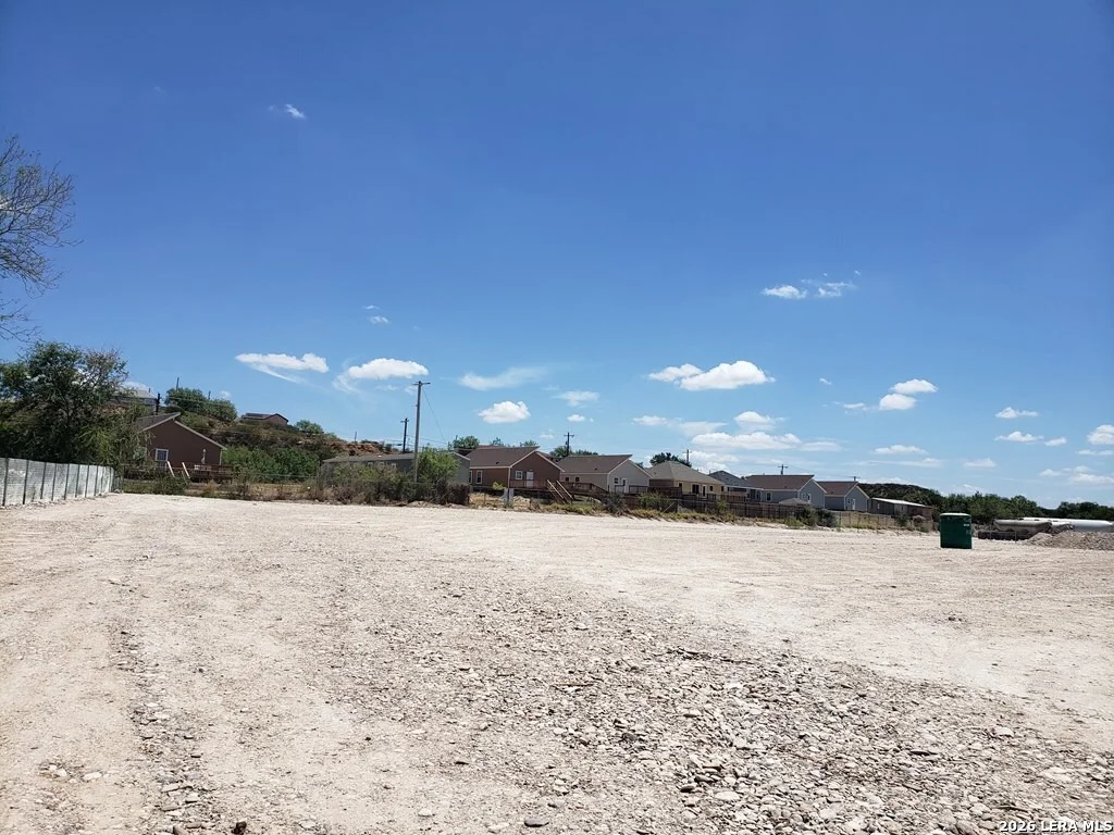 Photo of Unit 2 at 1157 STATE LOOP 480