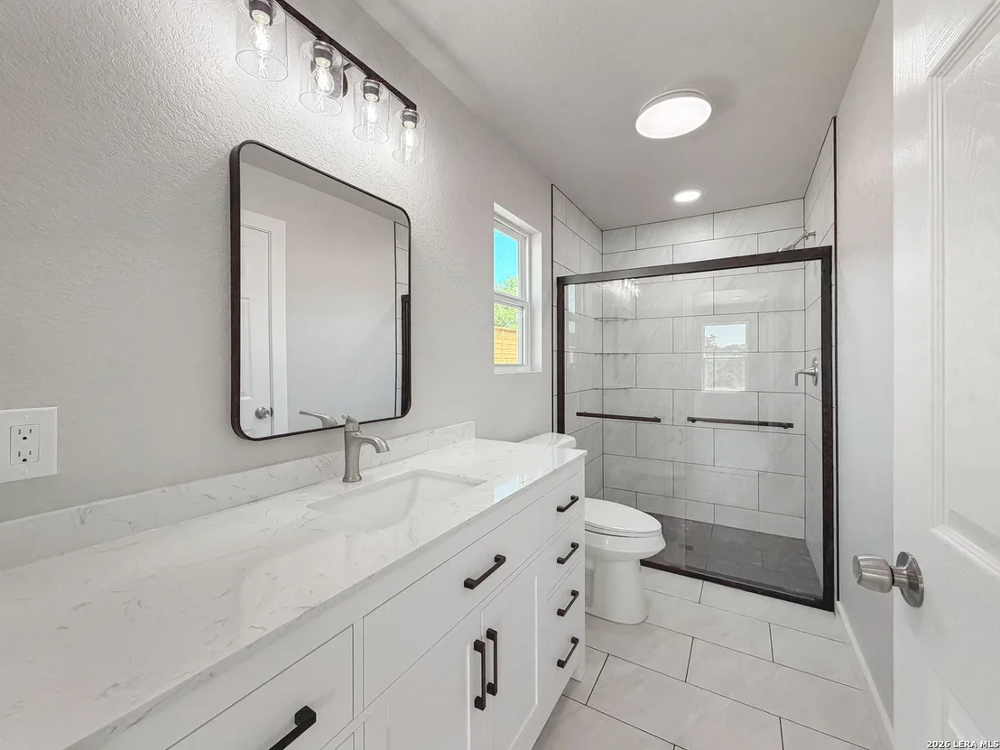 Photo of 1155 Southline