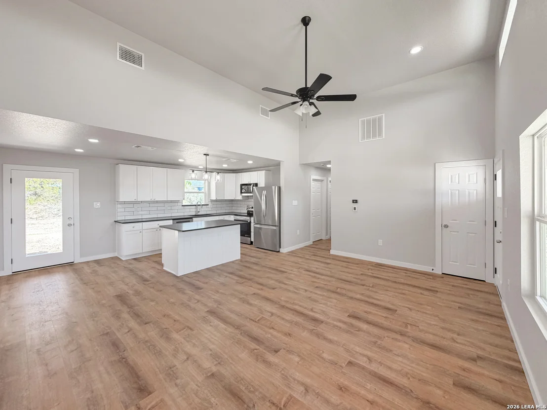 Photo of 1155 Southline