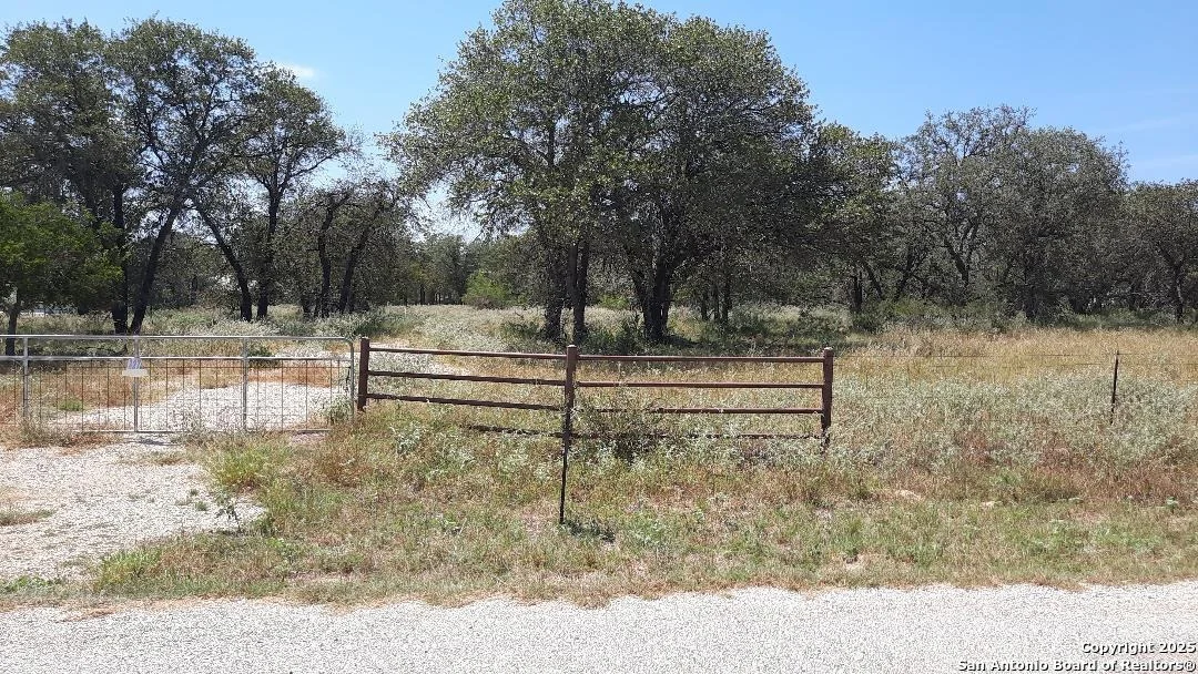 Photo of 327 County Road 6875