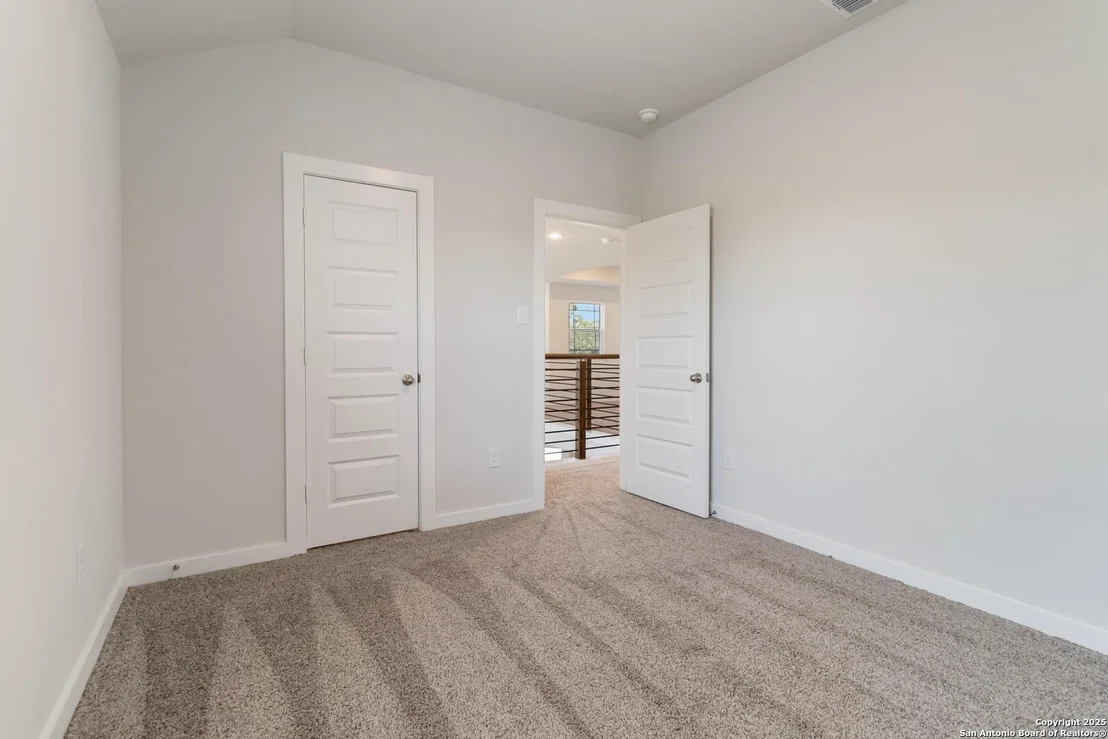 Photo of 15018 Homing Meadow