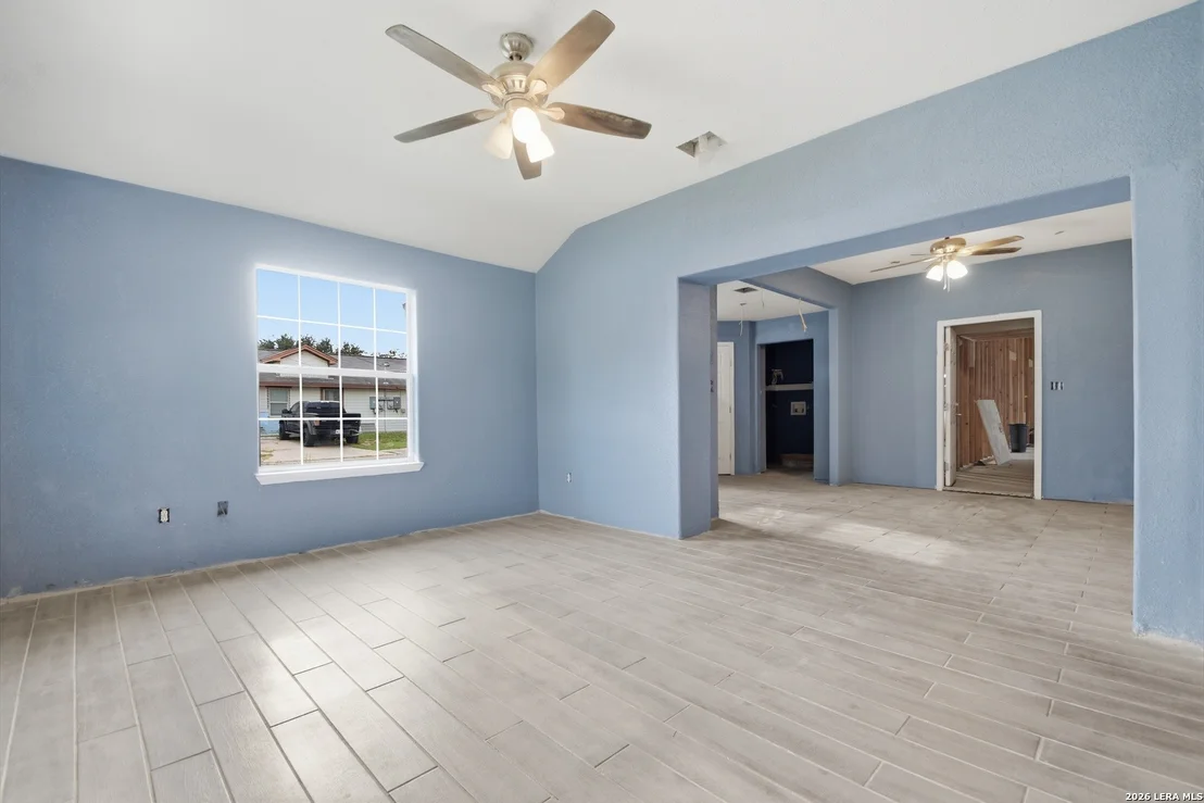 Photo of 939 W Harding Blvd
