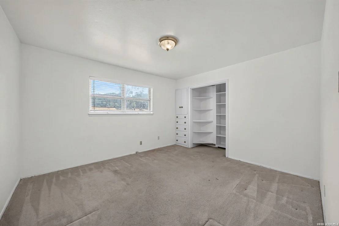 Photo of 105 DORIS DR